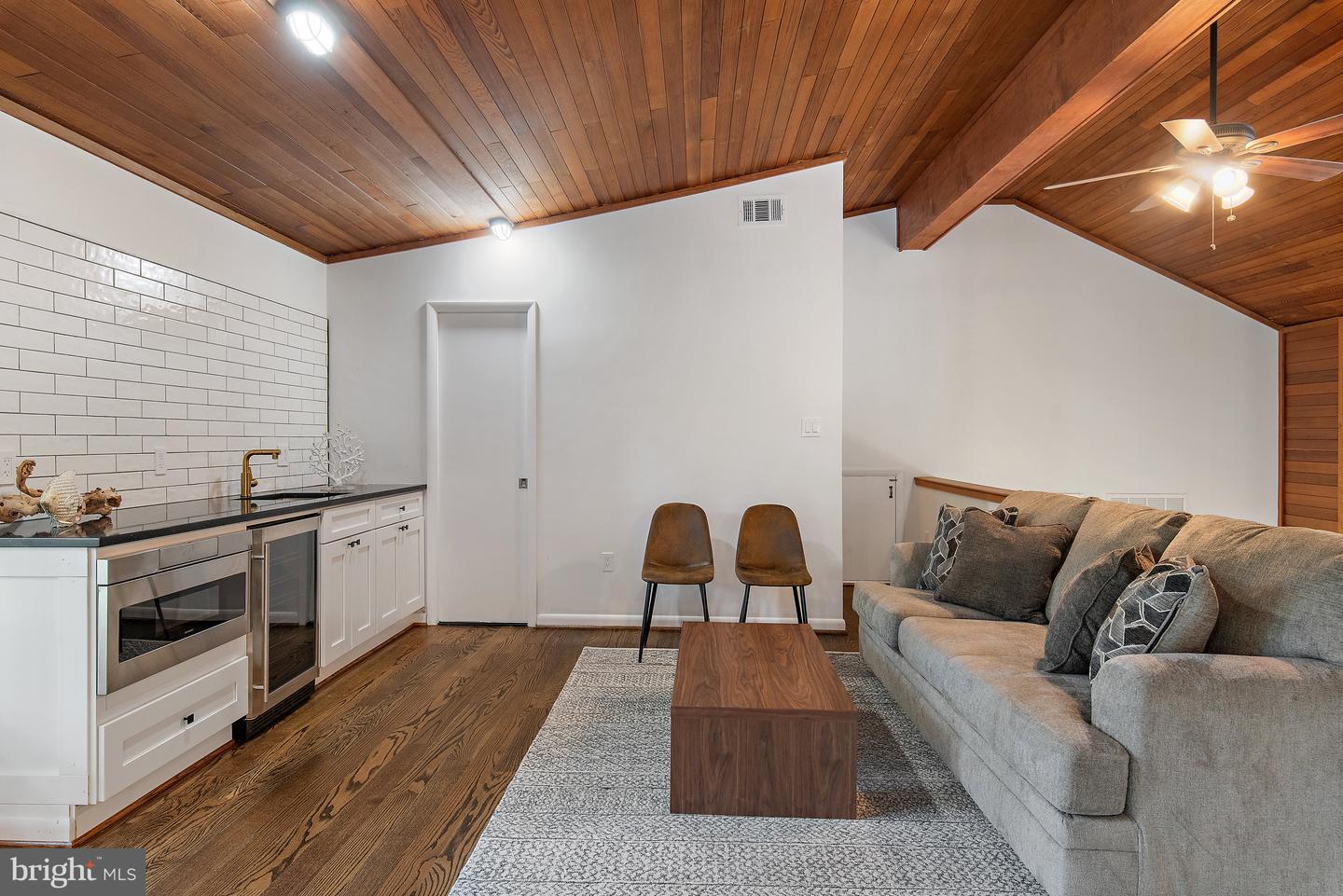 4 Bunkers Ct