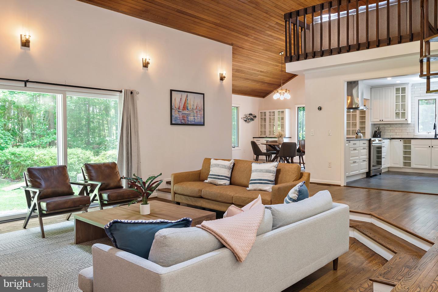 4 Bunkers Ct