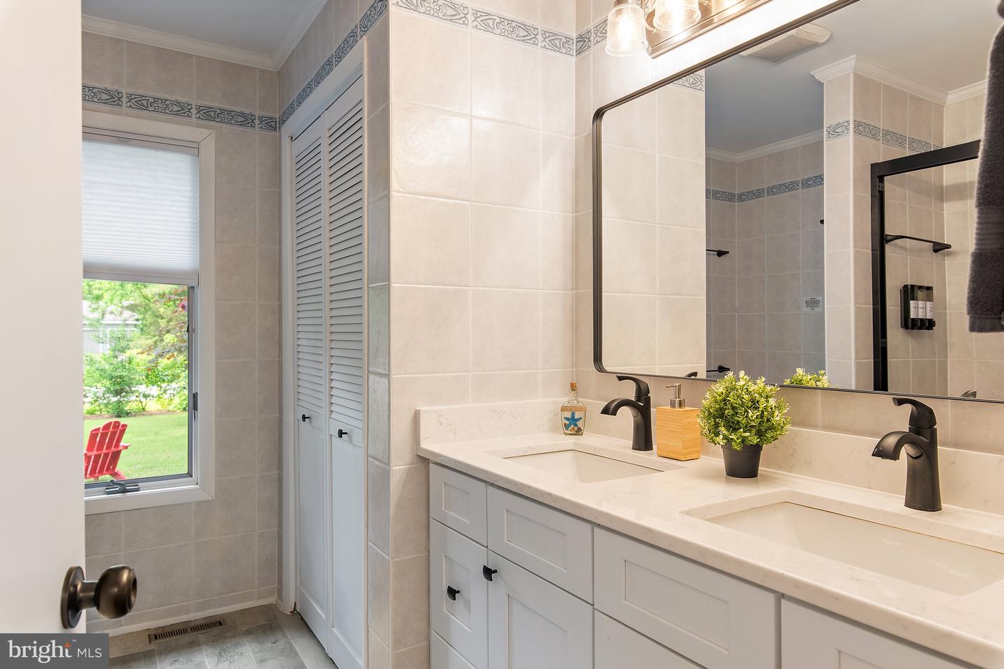 4 Bunkers Ct