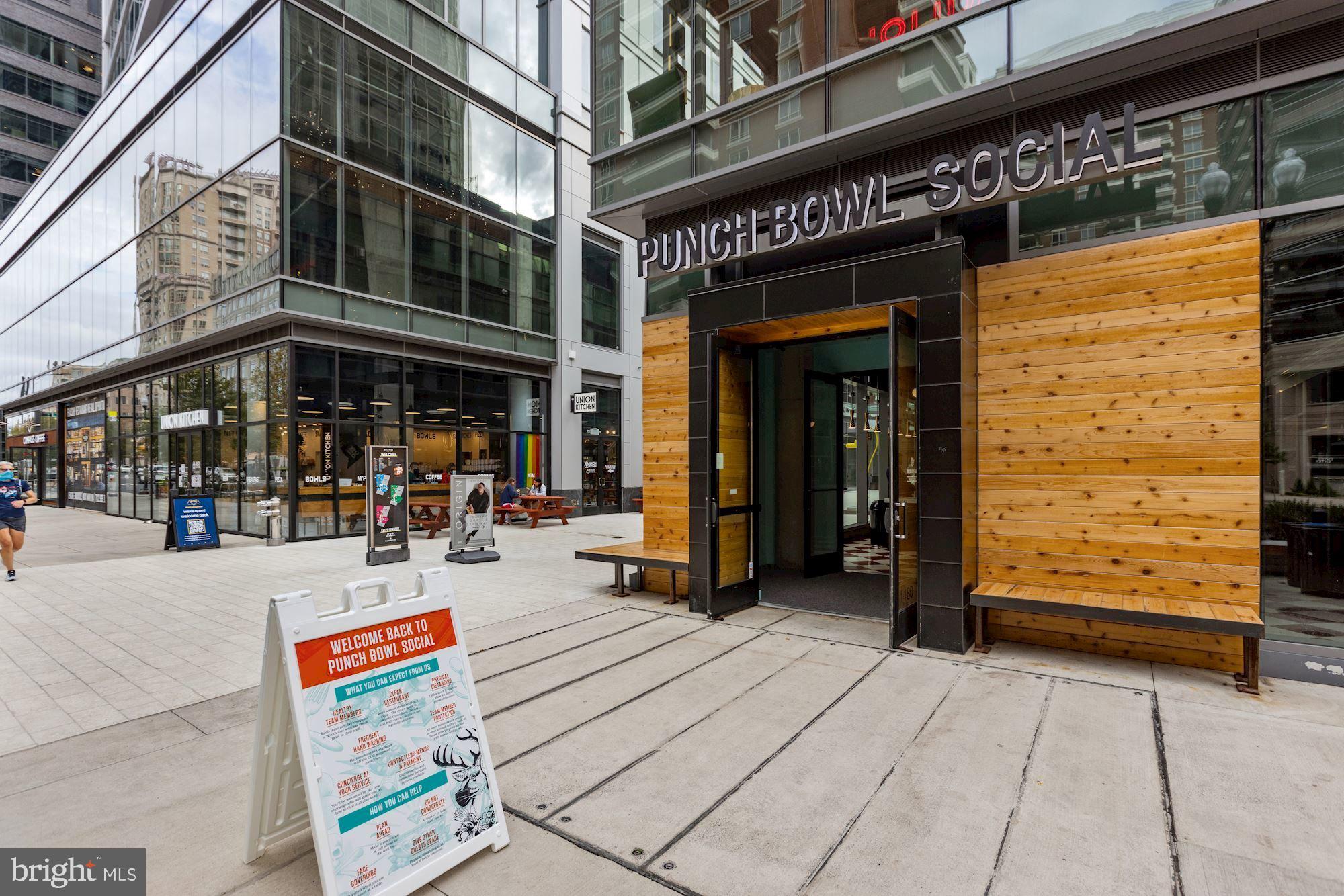 216 N GEORGE MASON DRIVE Unit: 216-2