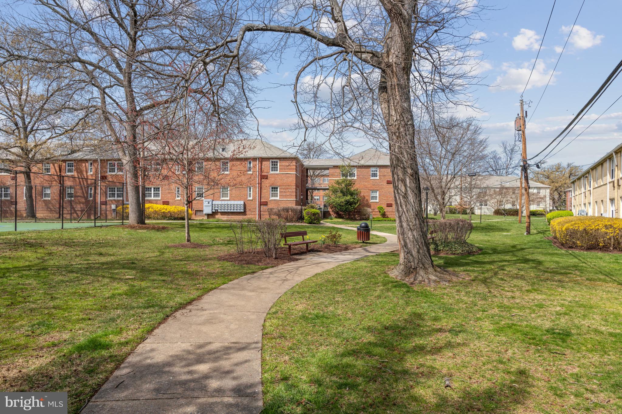 216 N GEORGE MASON DRIVE Unit: 216-2