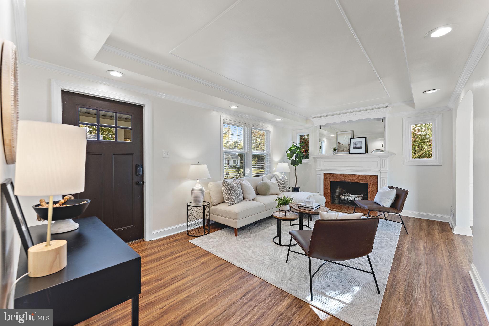 408 S George Mason Dr