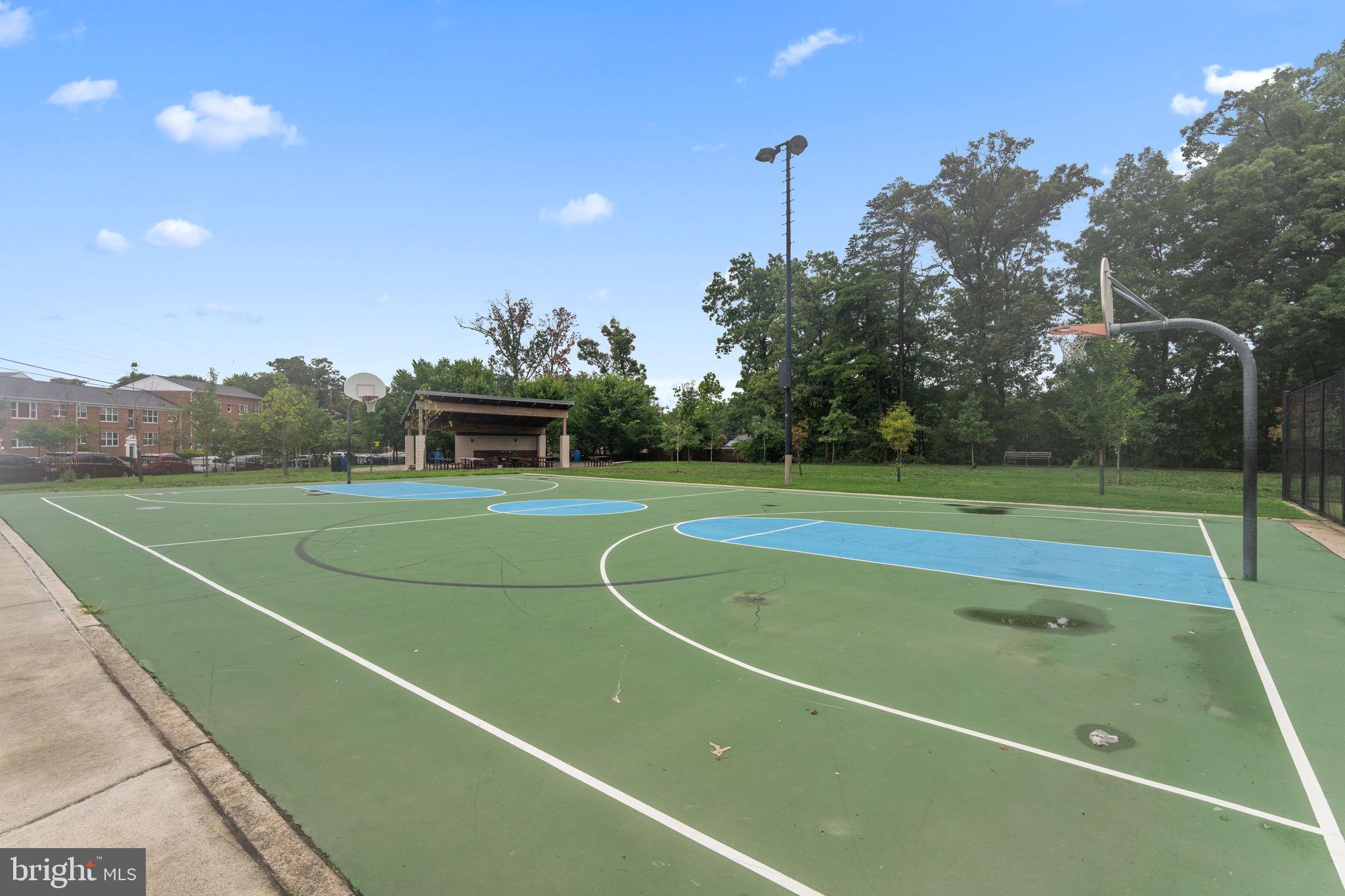408 S George Mason Dr