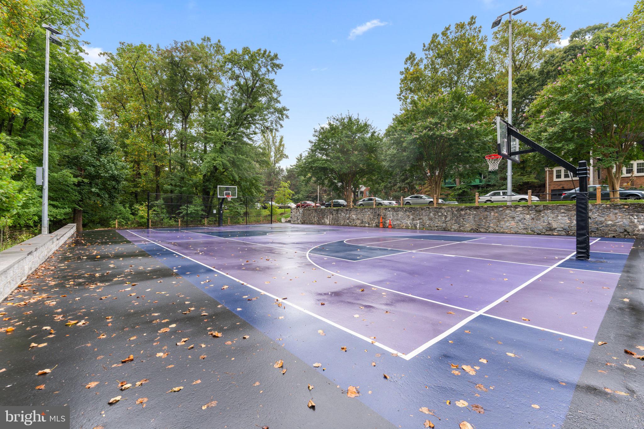 408 S George Mason Dr