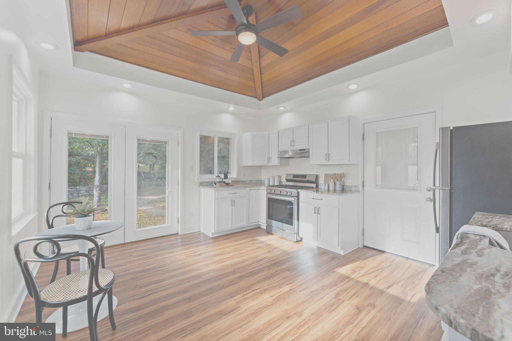 408 S George Mason Dr