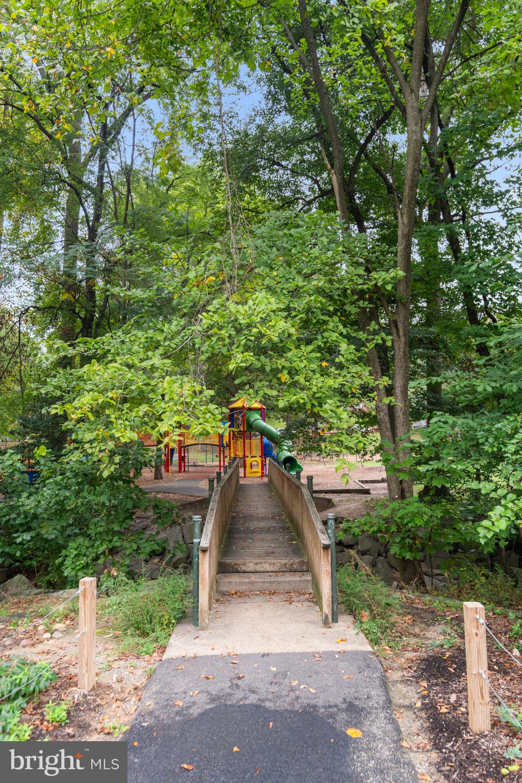 408 S George Mason Dr