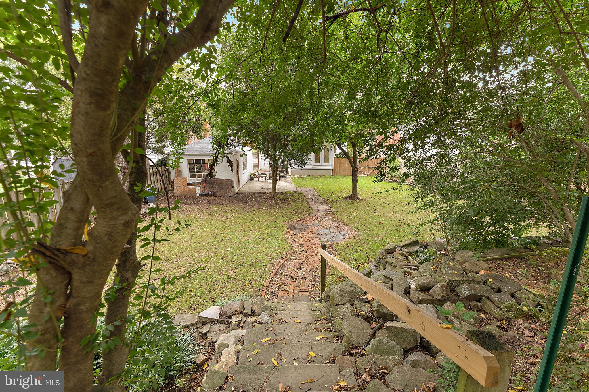 408 S George Mason Dr