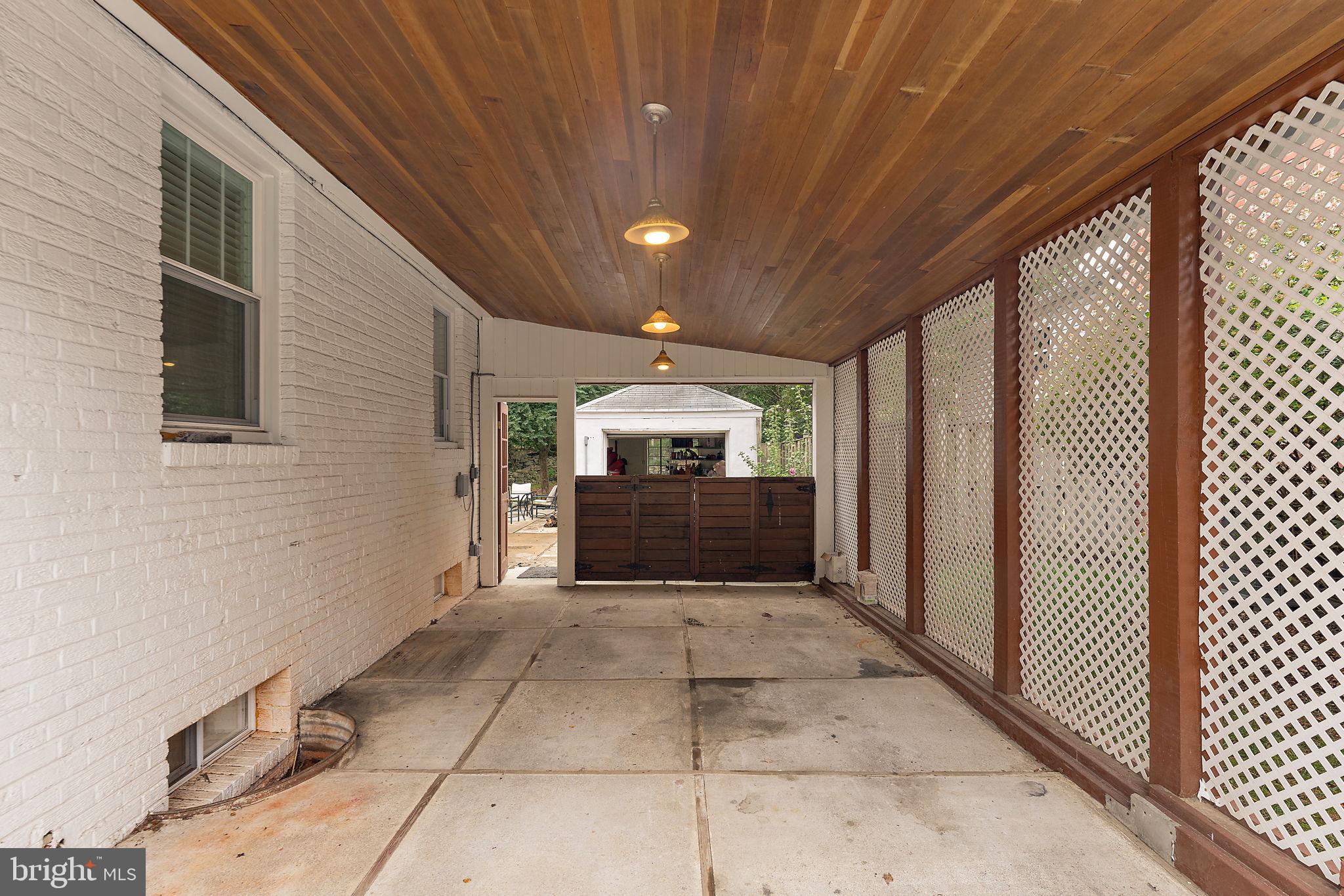 408 S George Mason Dr