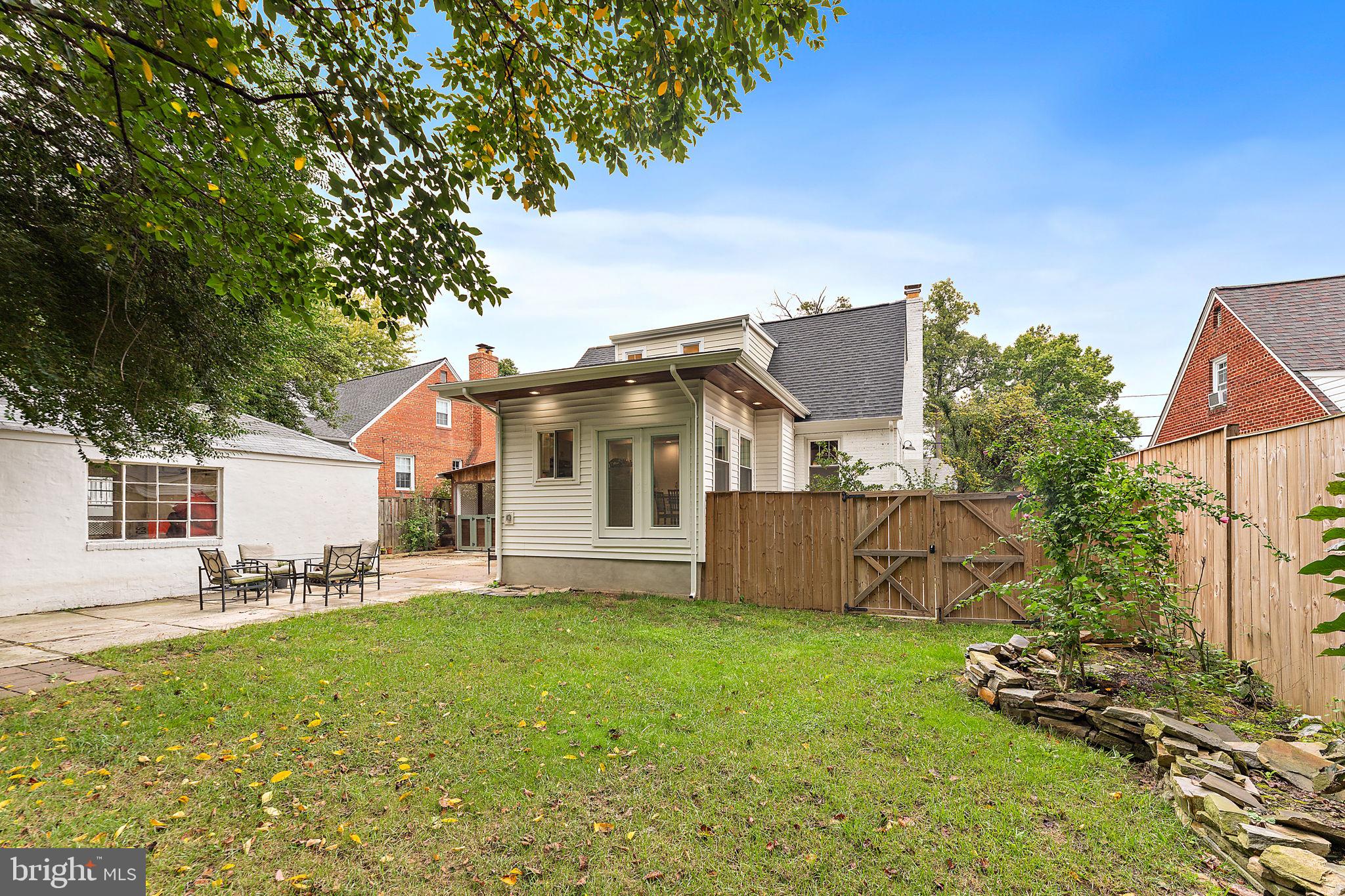 408 S George Mason Dr