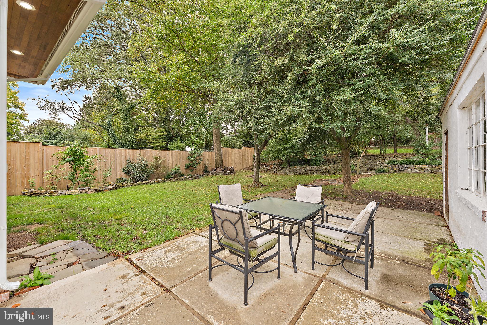 408 S George Mason Dr