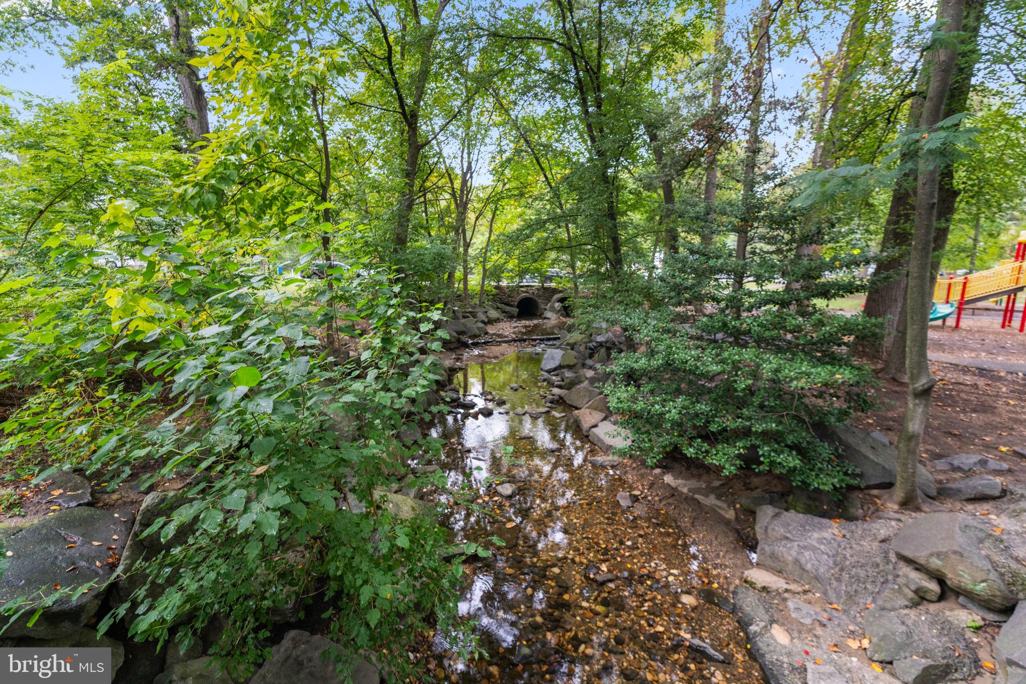 408 S George Mason Dr