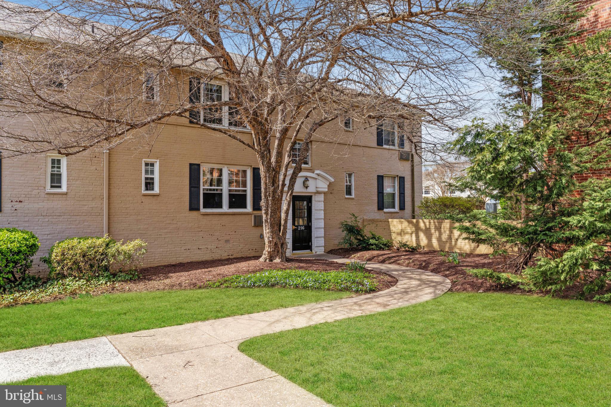 216 N GEORGE MASON DRIVE 216-2
