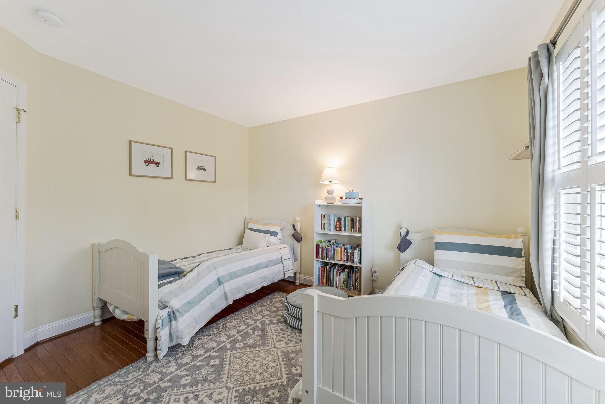 905 Bernard St