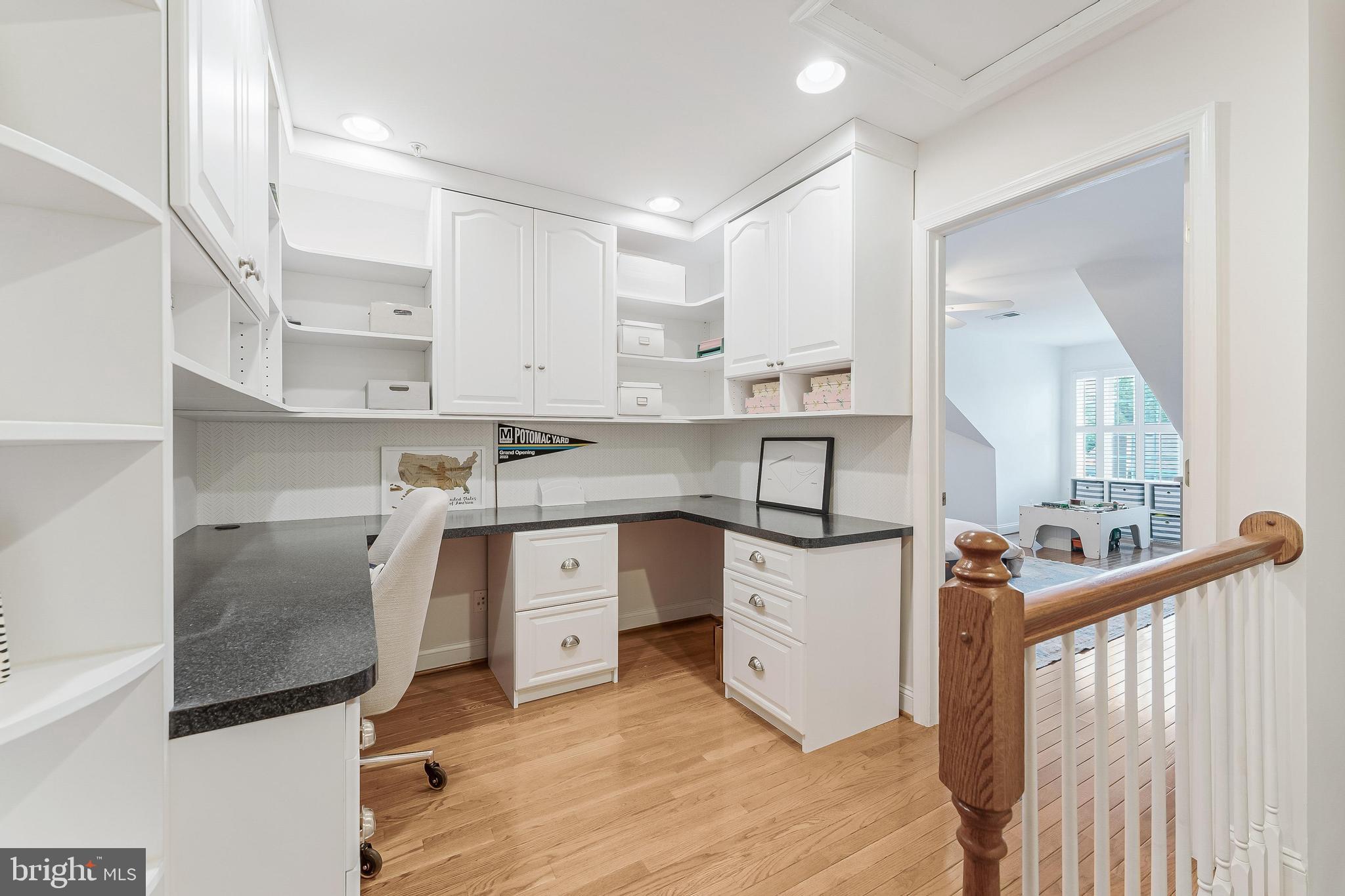 905 Bernard St