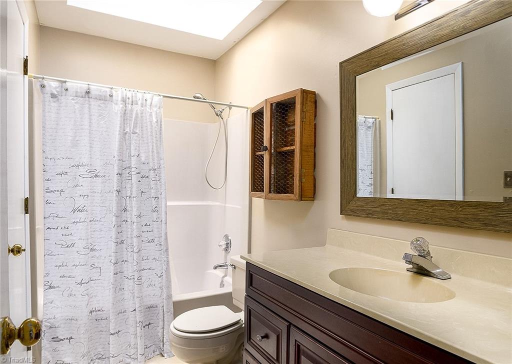 172 Carrisbrooke Lane