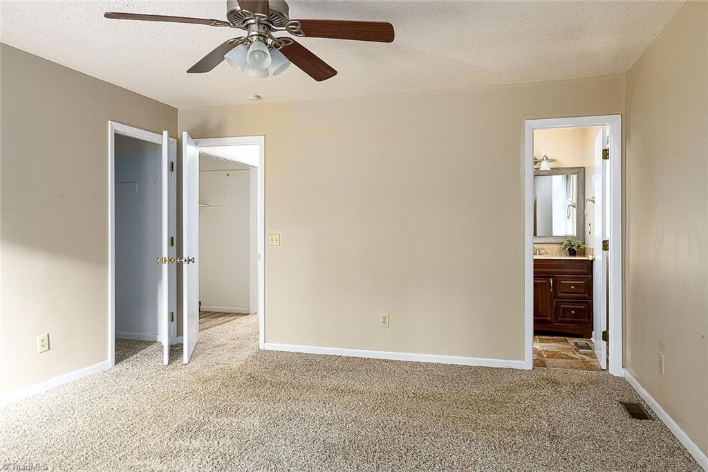 172 Carrisbrooke Lane