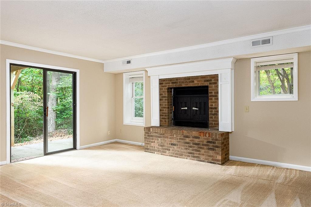 172 Carrisbrooke Lane