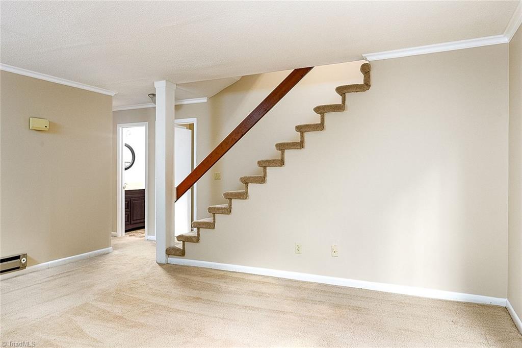 172 Carrisbrooke Lane