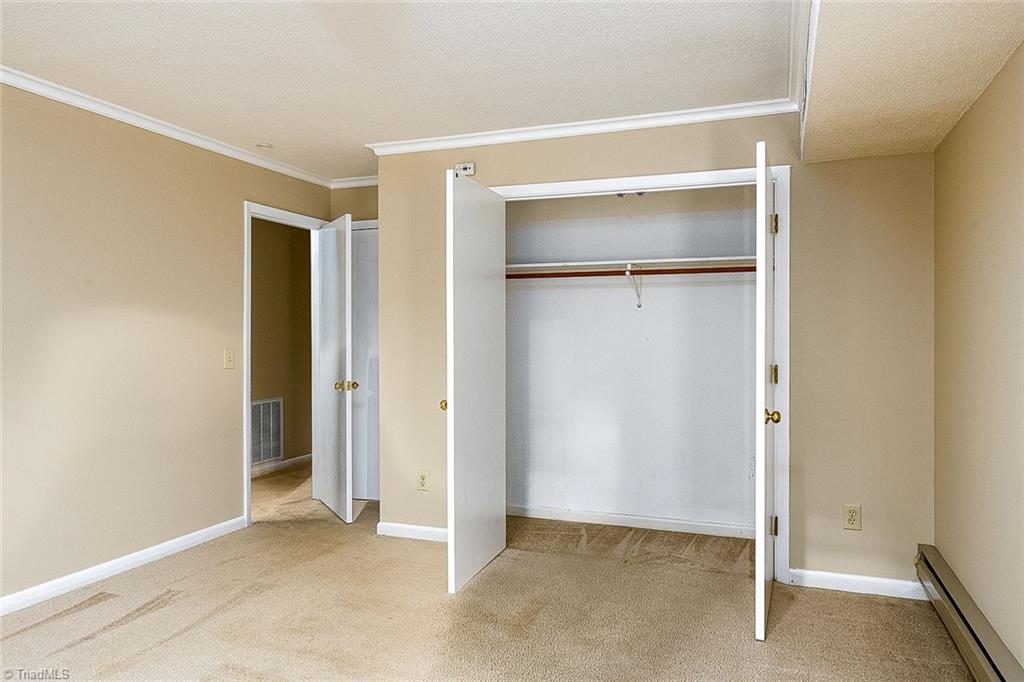 172 Carrisbrooke Lane