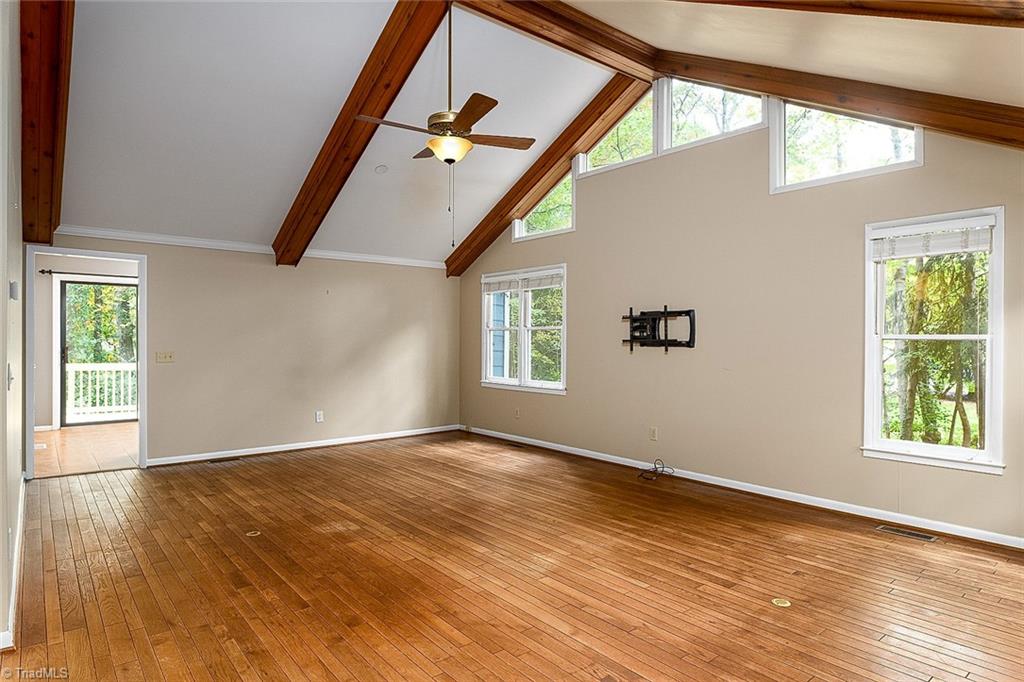 172 Carrisbrooke Lane