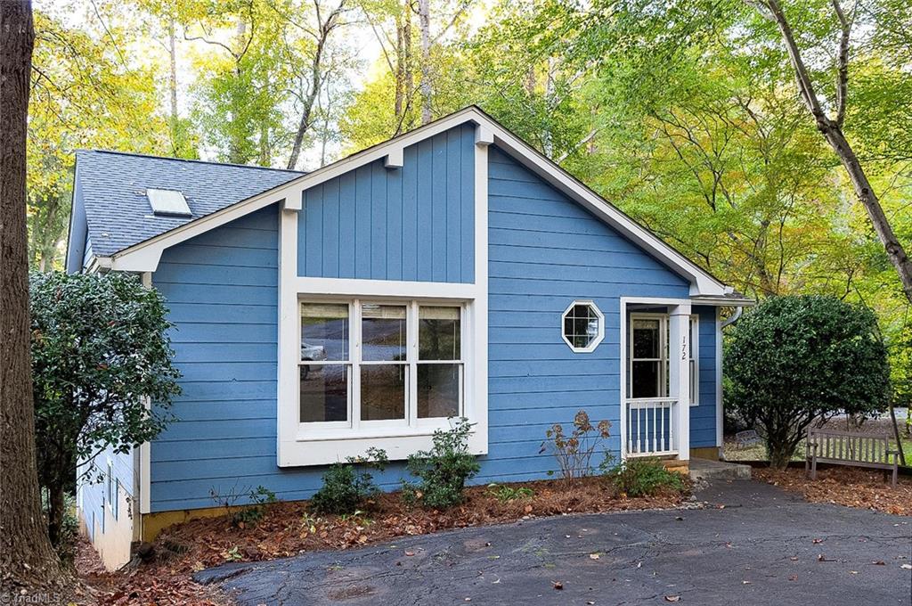 172 Carrisbrooke Lane