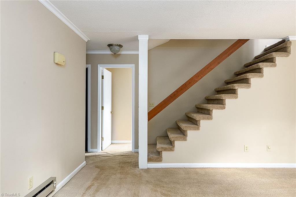 172 Carrisbrooke Lane