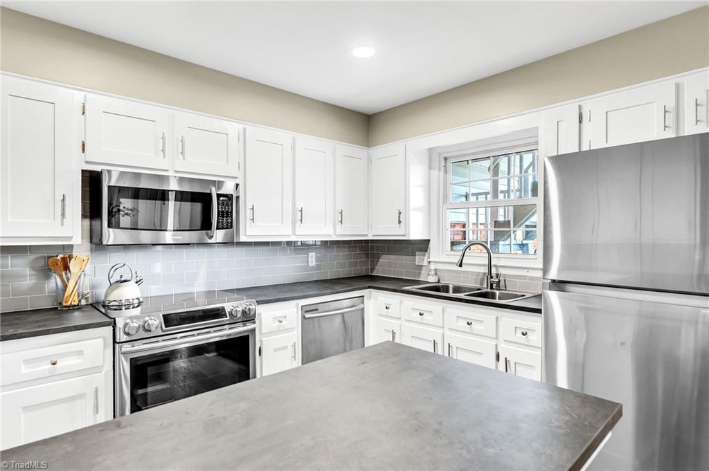 1027 Hobbie Horse Lane