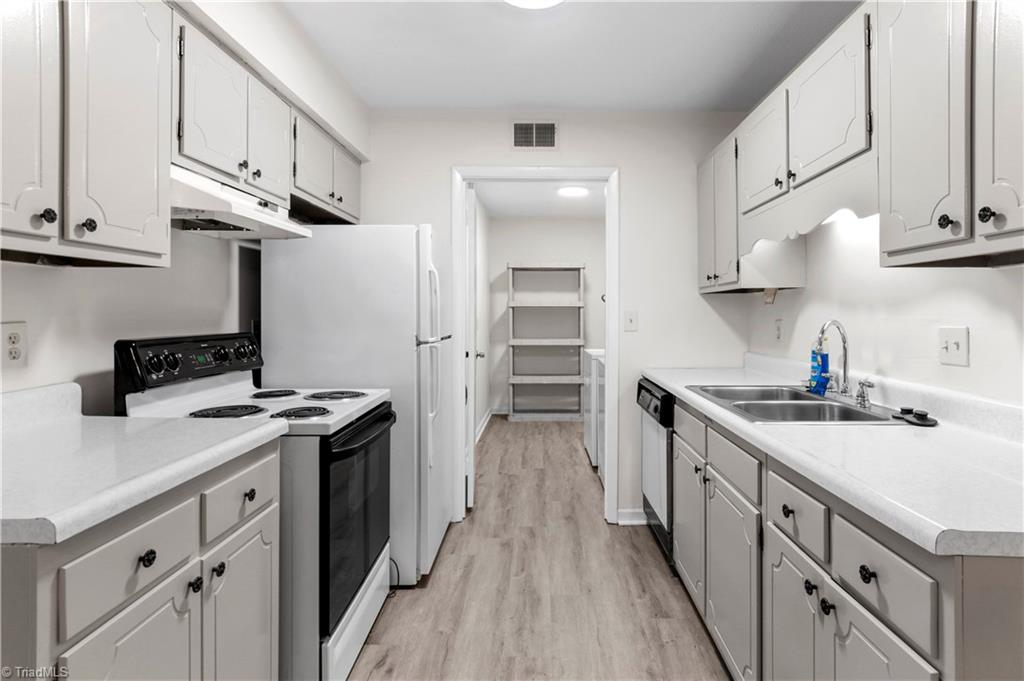 2240 Sunderland Road # 54N, Winston-Salem Unit: 54N