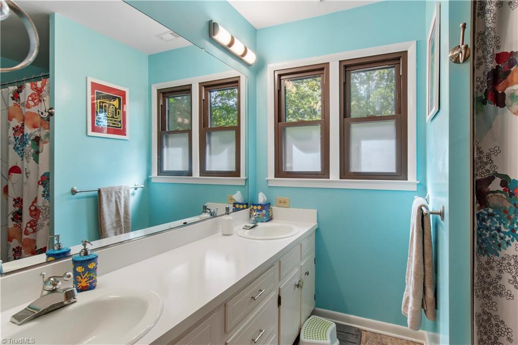 1325 Turkey Hill Road, Winston-Salem