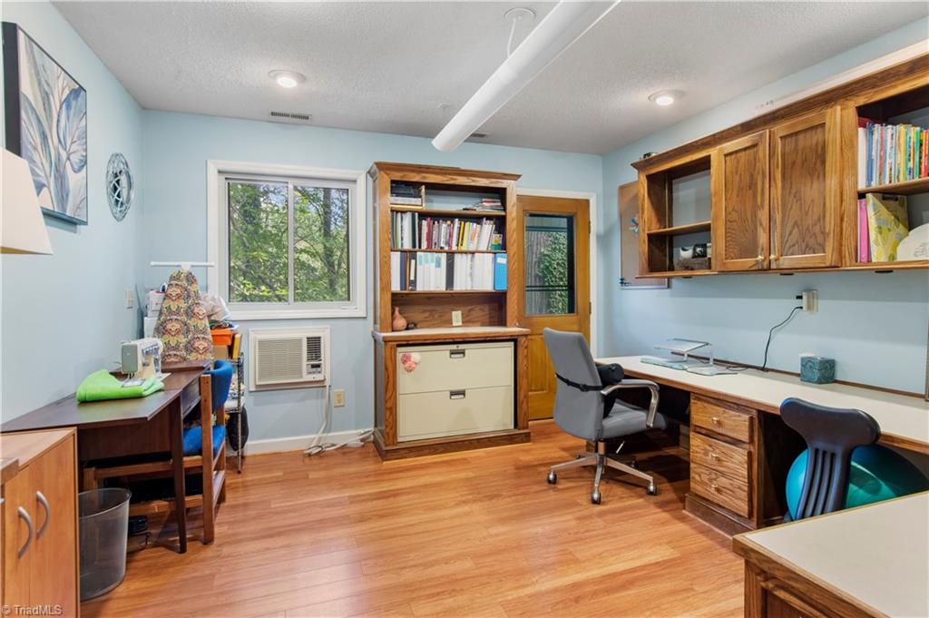 1325 Turkey Hill Road, Winston-Salem