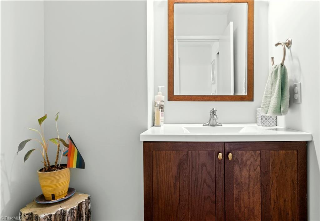 1325 Turkey Hill Road, Winston-Salem