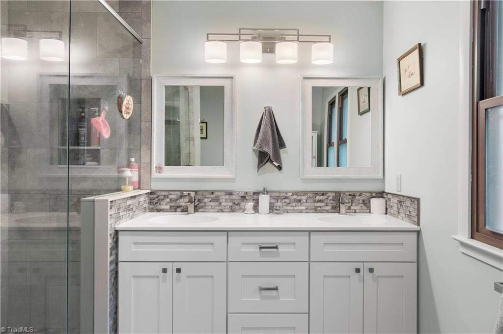 1325 Turkey Hill Road, Winston-Salem