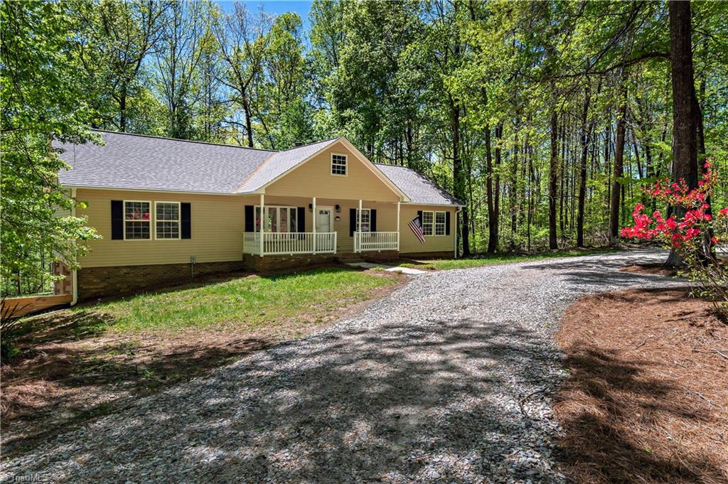 860 Papas Trail, Winston-Salem