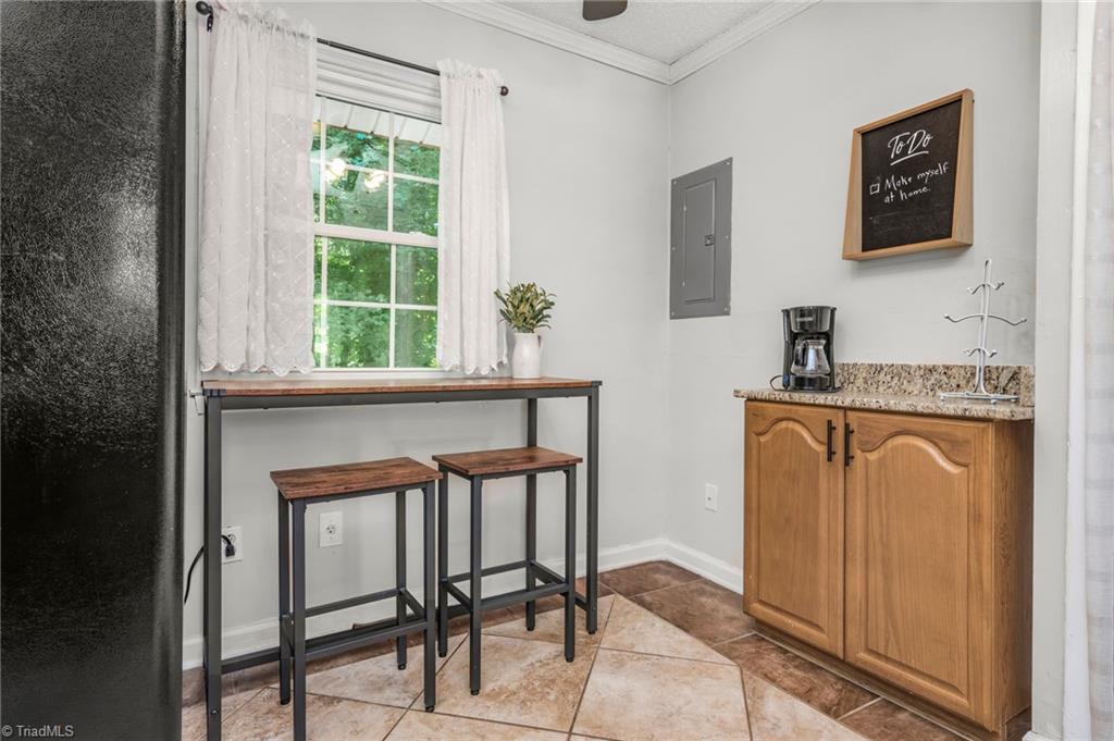 4015 Burnham Court, Winston-Salem