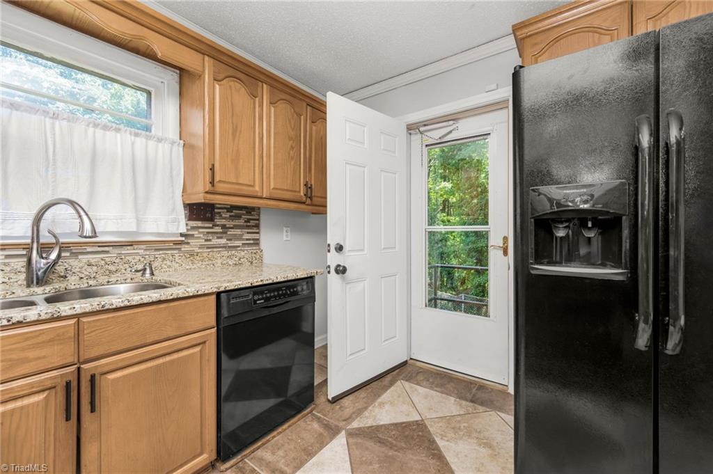 4015 Burnham Court, Winston-Salem