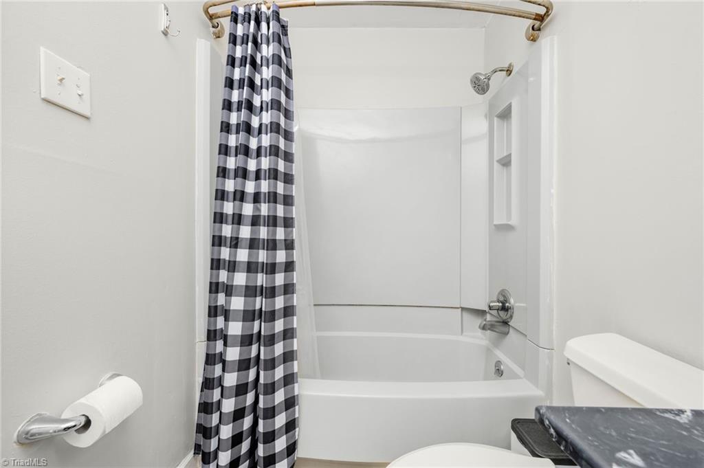 4015 Burnham Court, Winston-Salem