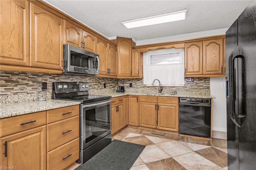 4015 Burnham Court, Winston-Salem