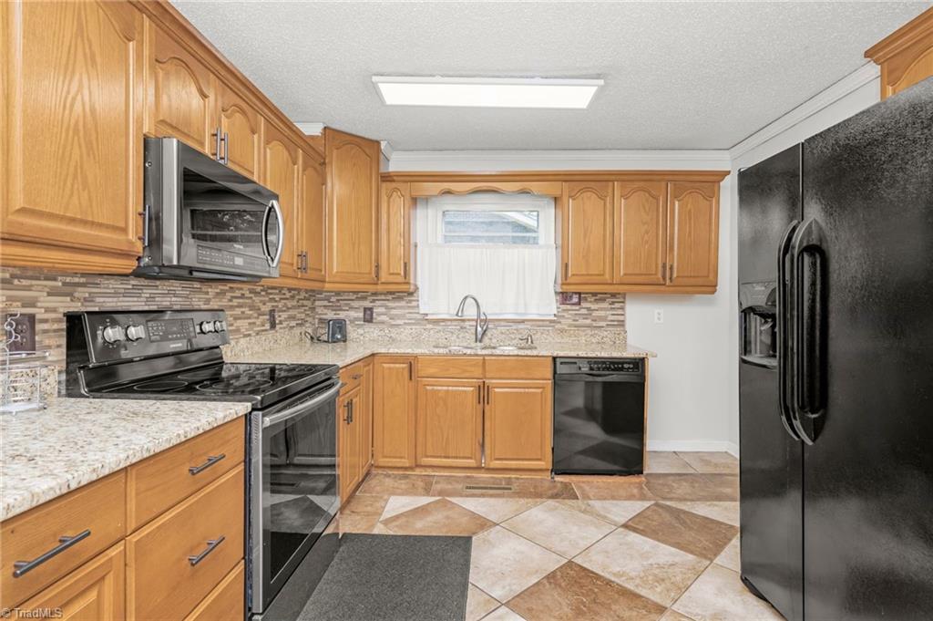 4015 Burnham Court, Winston-Salem