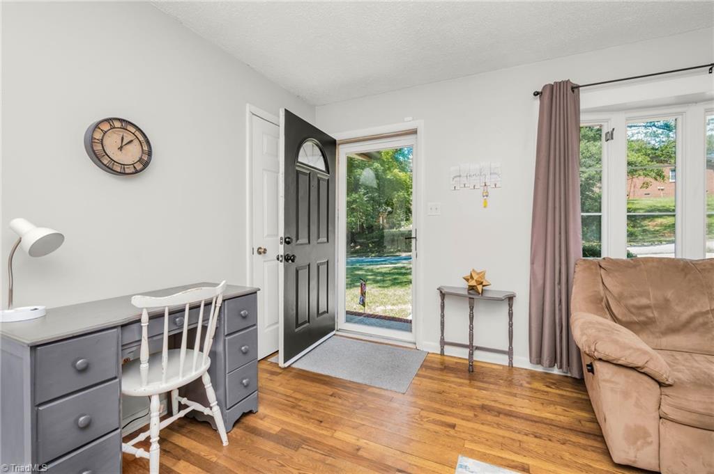 4015 Burnham Court, Winston-Salem