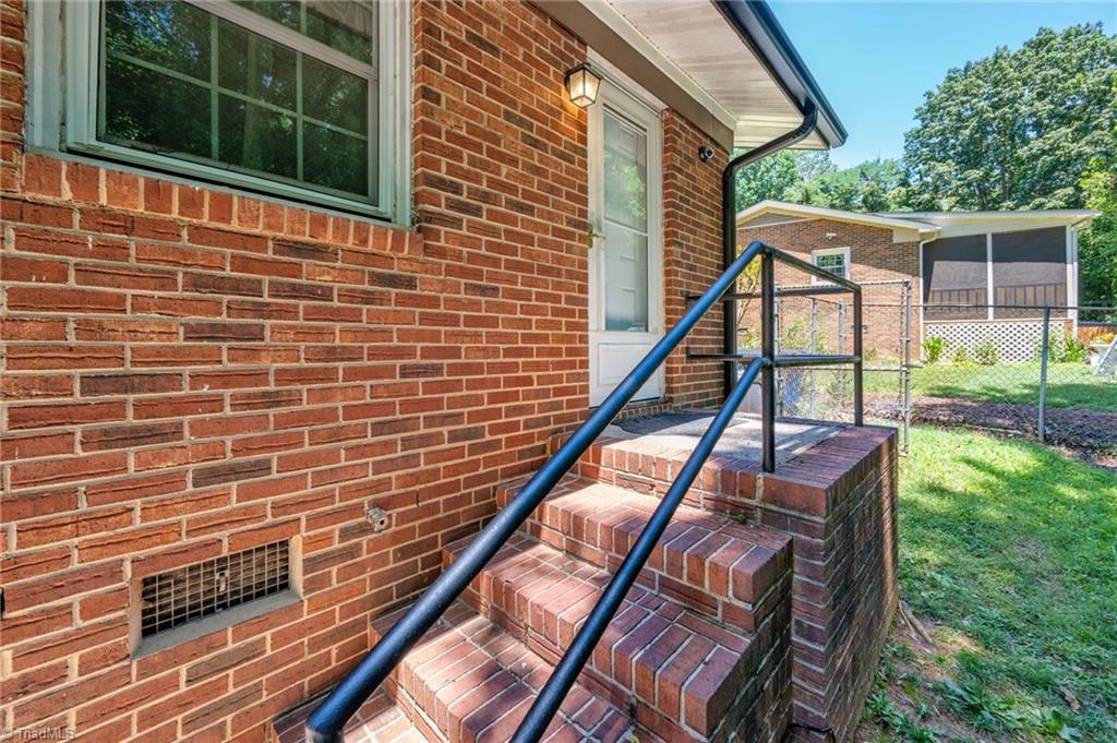 4015 Burnham Court, Winston-Salem