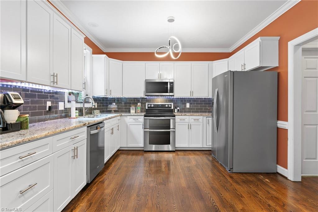 6010 Kempsford Court
