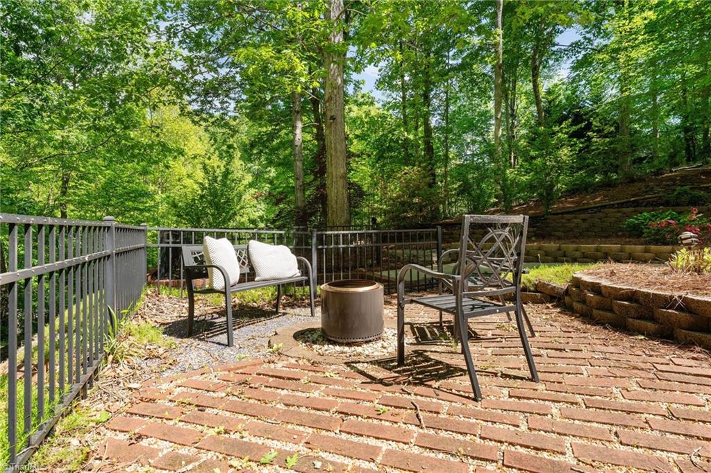6010 Kempsford Court
