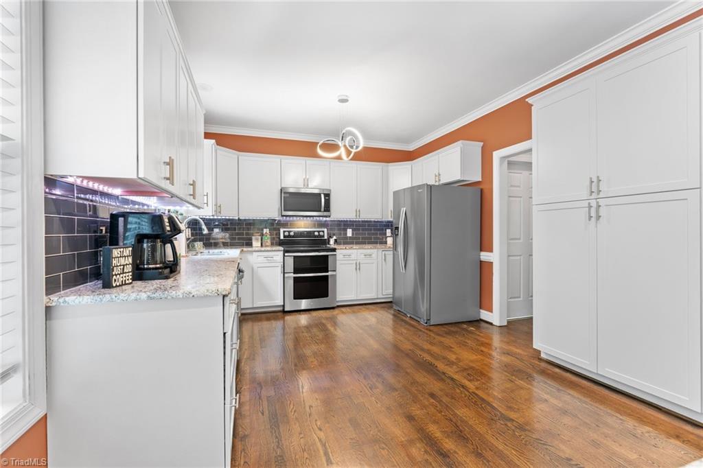 6010 Kempsford Court
