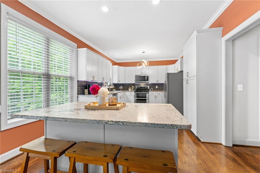 6010 Kempsford Court