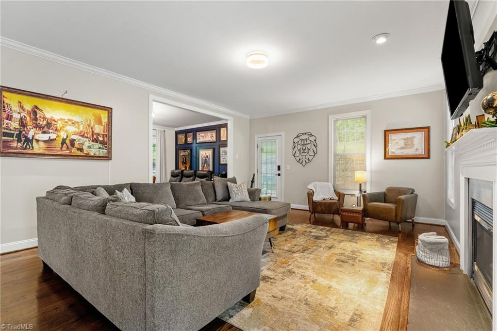 6010 Kempsford Court