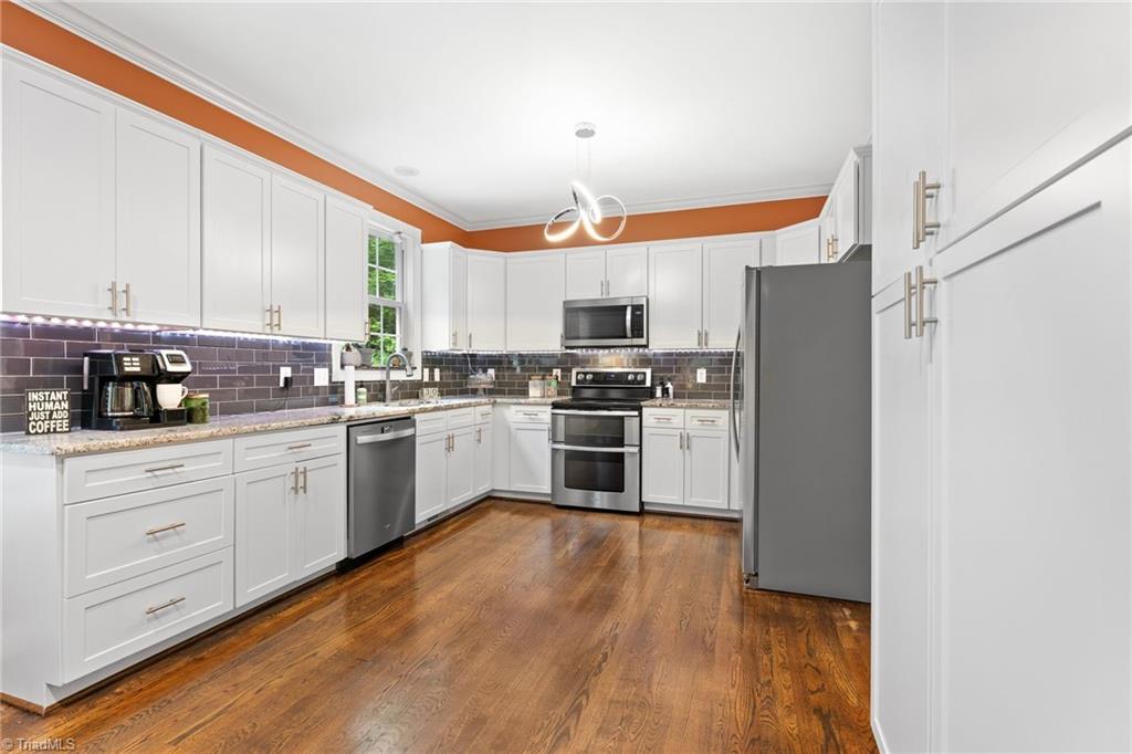 6010 Kempsford Court
