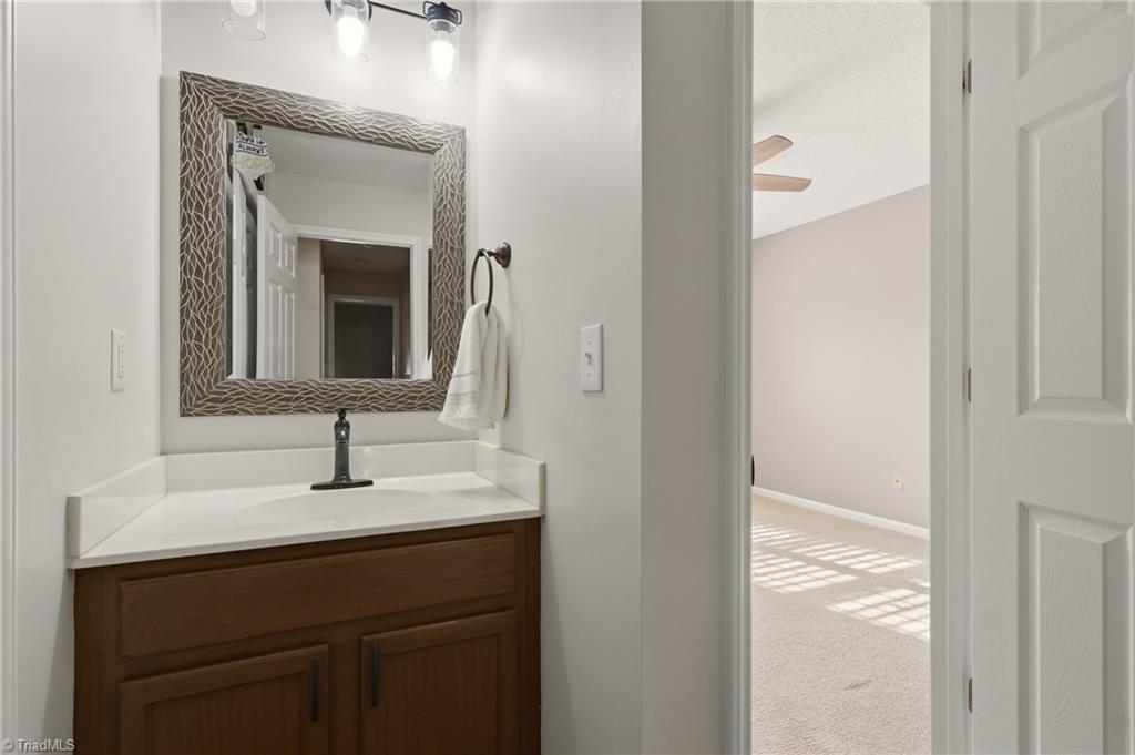 115 Asherton Court, Winston-Salem
