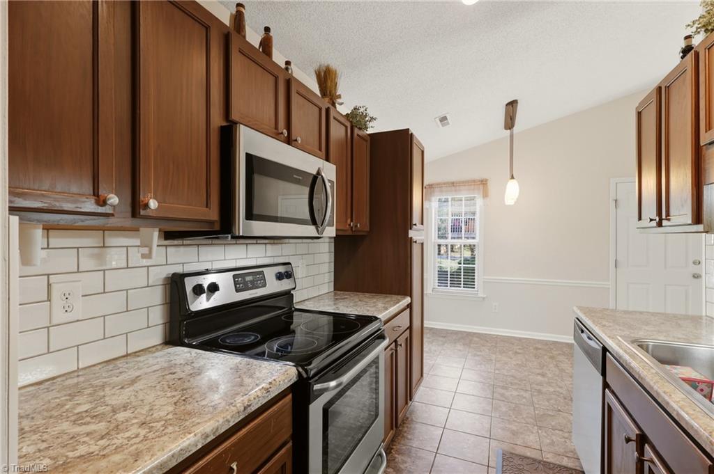 115 Asherton Court, Winston-Salem