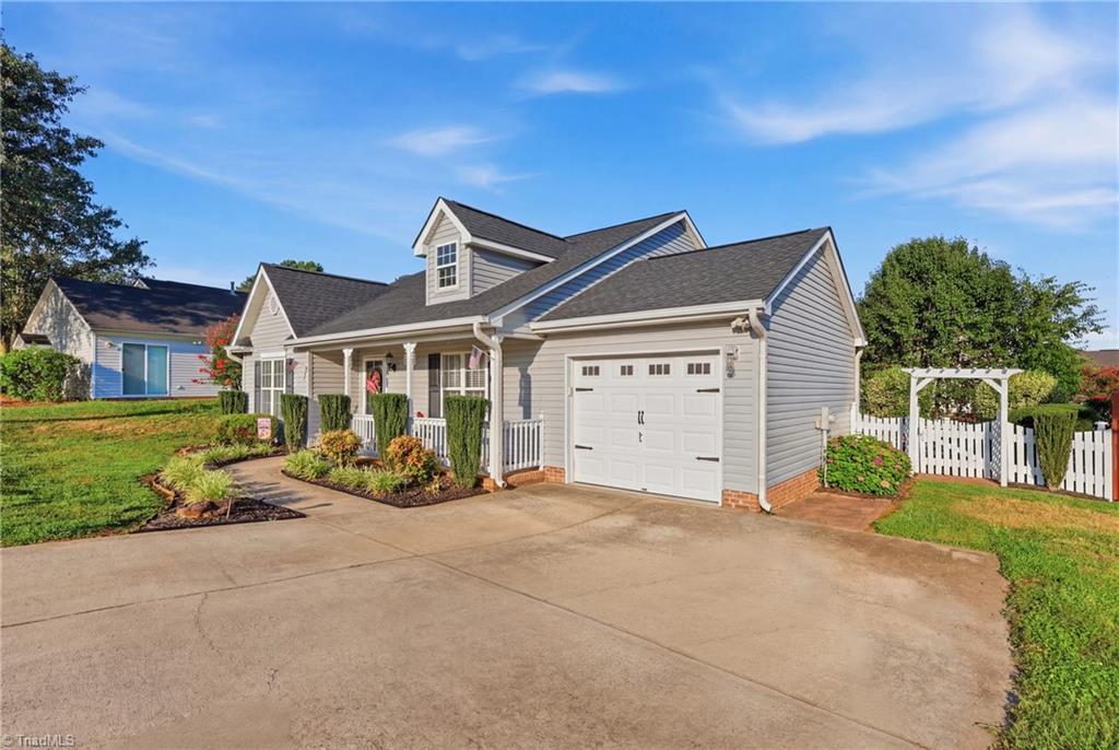 115 Asherton Court, Winston-Salem