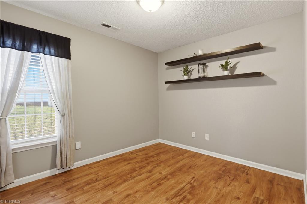 115 Asherton Court, Winston-Salem